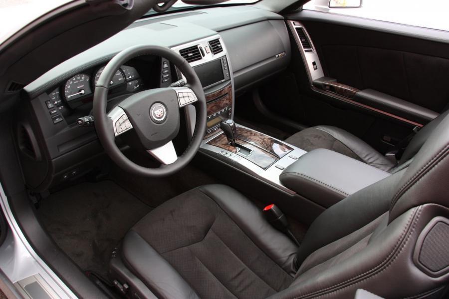  Cadillac XLR-V 2009 года  (фото 24 из 55)